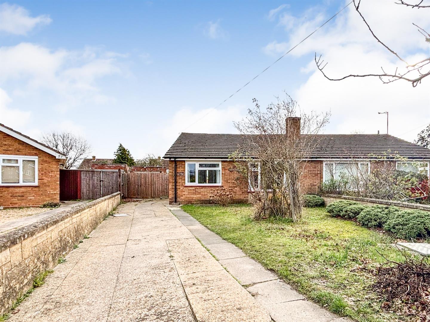 2 bed property in High View, Bedford
